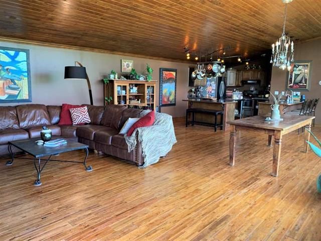 549 Cold Brook Ave, Hot Springs, SD 57747